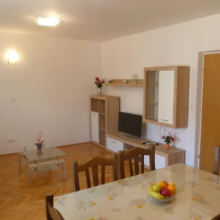 Ivana Apartment *